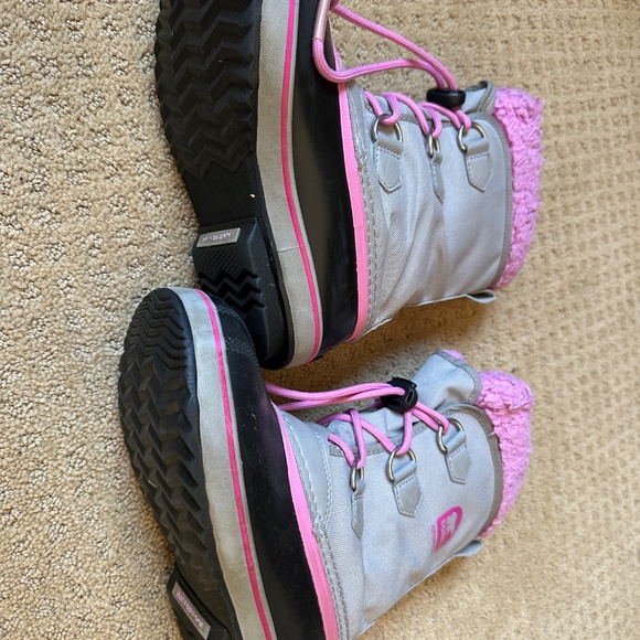 Girls Sorel Snow Boots size 3 - Picture 12 of 12